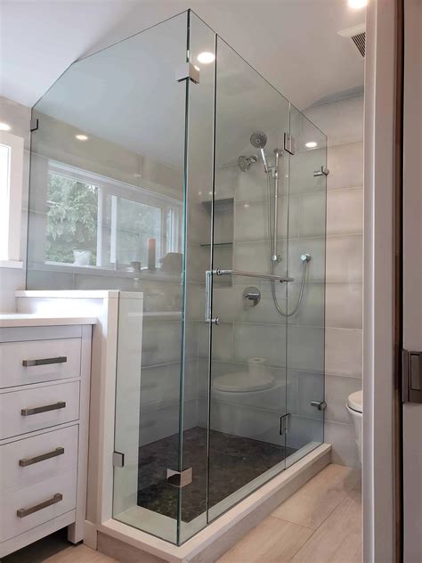 what is frameless shower door